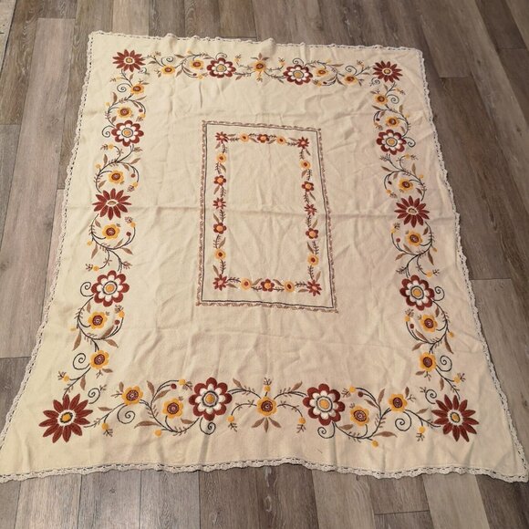 Vintage Crewel Tablecloth Hand Embroidered Floral Brown &Gold Crochet Lace Edge - Picture 5 of 14